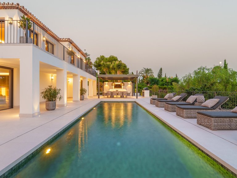 Villa for Sale in The Golden Mile, Malaga 44