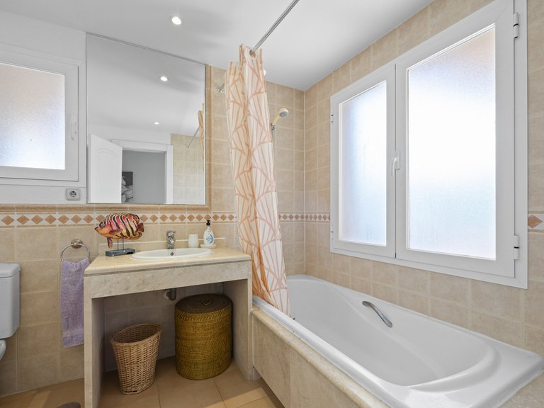 Apartment for Sale in Marbella, Malaga 17