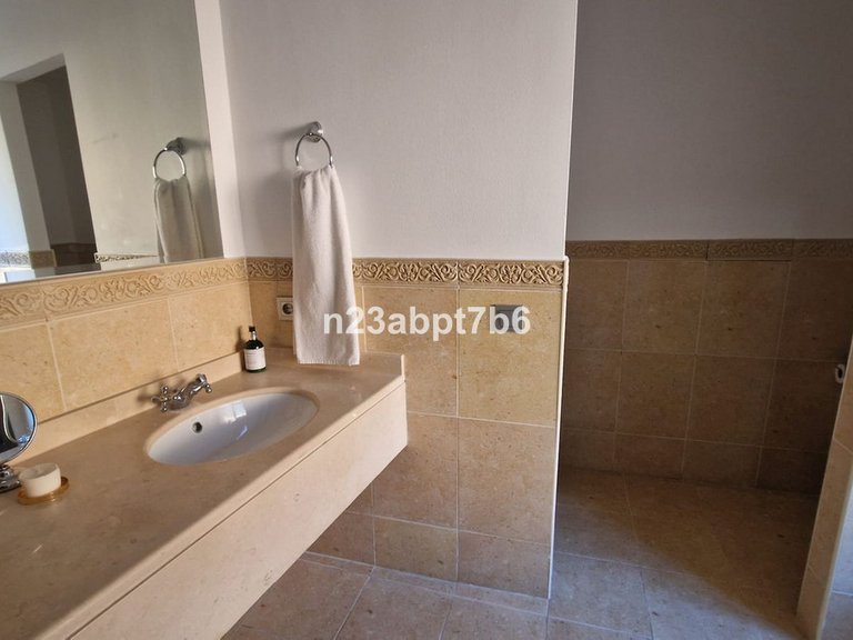 Apartment for Sale in El Paraiso, Malaga 12