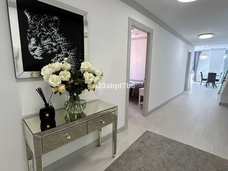 Apartment for Sale in El Paraiso, Malaga 4