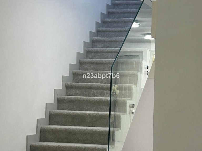 Apartment for Sale in El Paraiso, Malaga 8