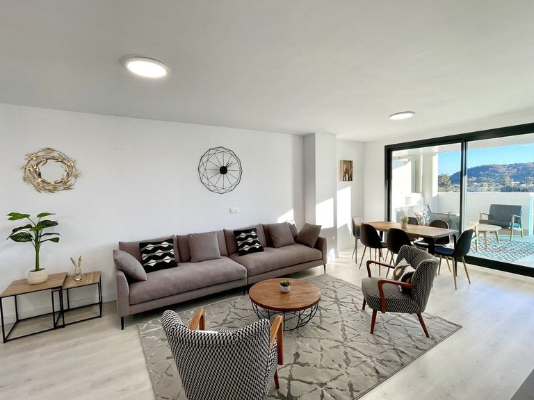 Apartment for Sale in Las Lagunas, Malaga 4