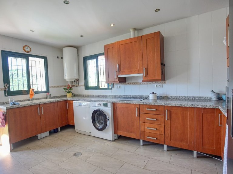 Villa for Sale in La Duquesa, Malaga 10