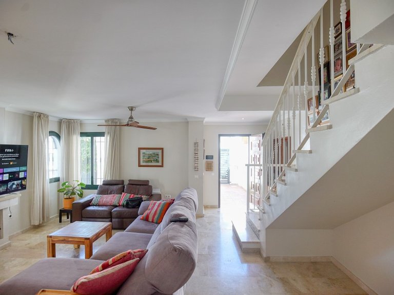 Villa for Sale in La Duquesa, Malaga 6