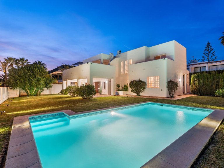 Villa for Sale in Marbesa, Malaga 1