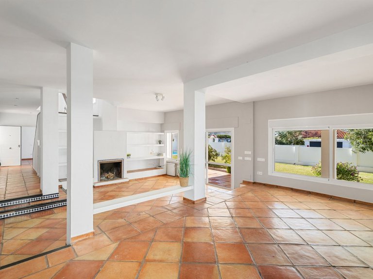 Villa for Sale in Marbesa, Malaga 15