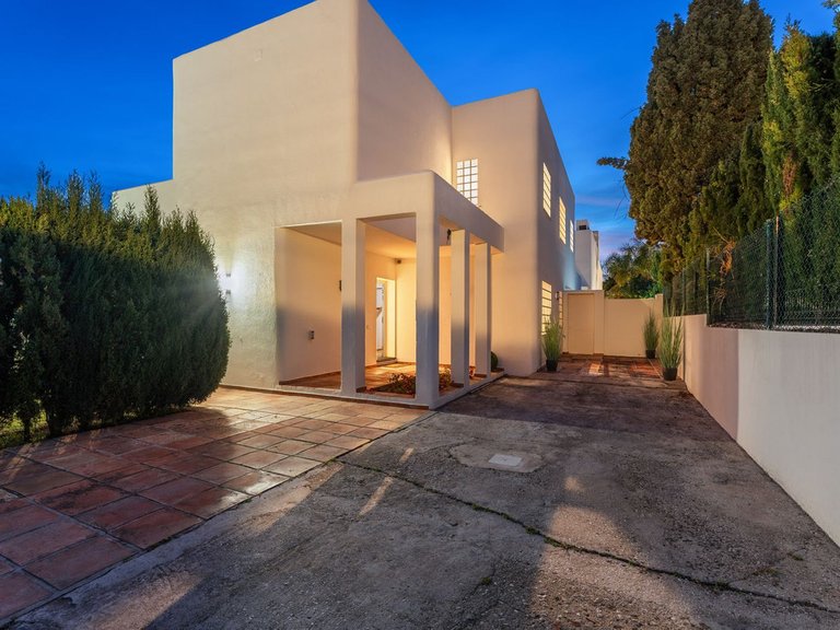 Villa for Sale in Marbesa, Malaga 5