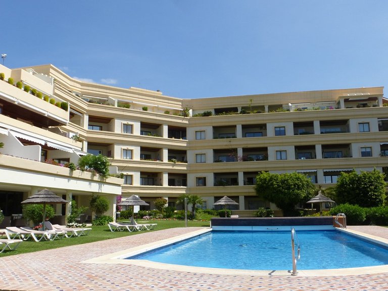 Apartment for Sale in Nueva Andalucía, Malaga 1