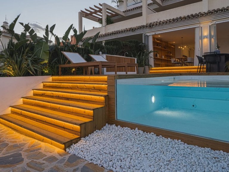 Apartment for Sale in Nueva Andalucía, Malaga 1
