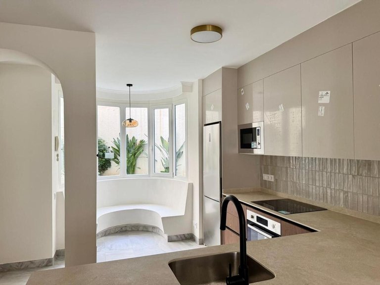 Apartment for Sale in The Golden Mile, Malaga 10