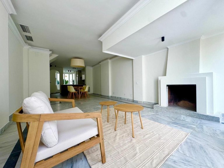 Apartment for Sale in The Golden Mile, Malaga 22