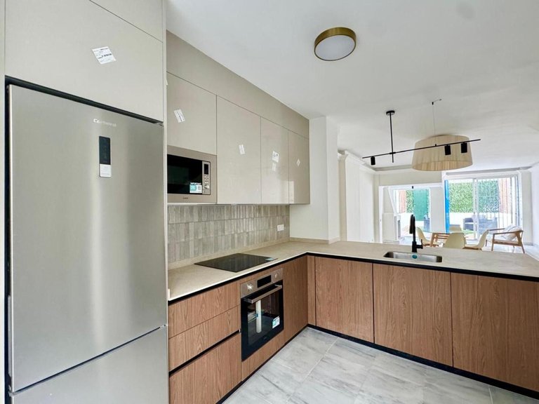 Apartment for Sale in The Golden Mile, Malaga 7