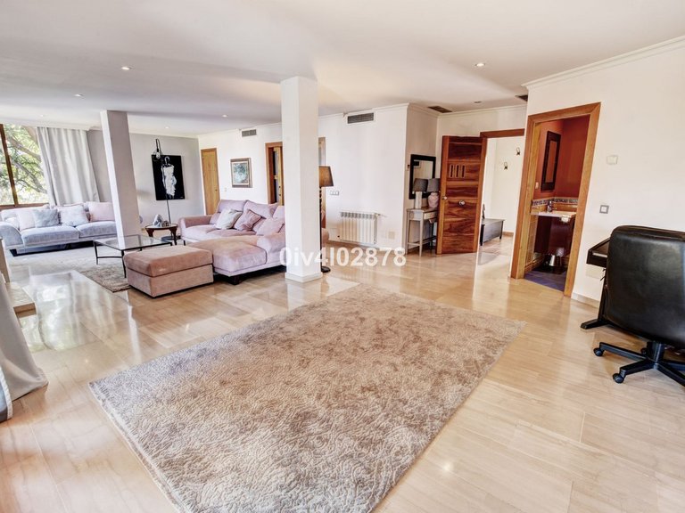Villa for Sale in Benalmadena Costa, Malaga 10