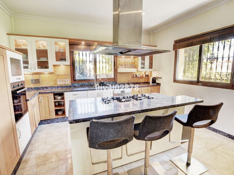 Villa for Sale in Benalmadena Costa, Malaga 18