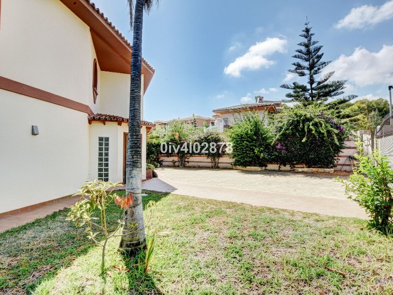 Villa for Sale in Benalmadena Costa, Malaga 27
