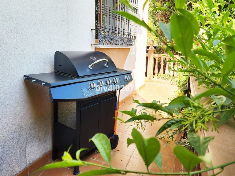 Villa for Sale in Benalmadena Costa, Malaga 28