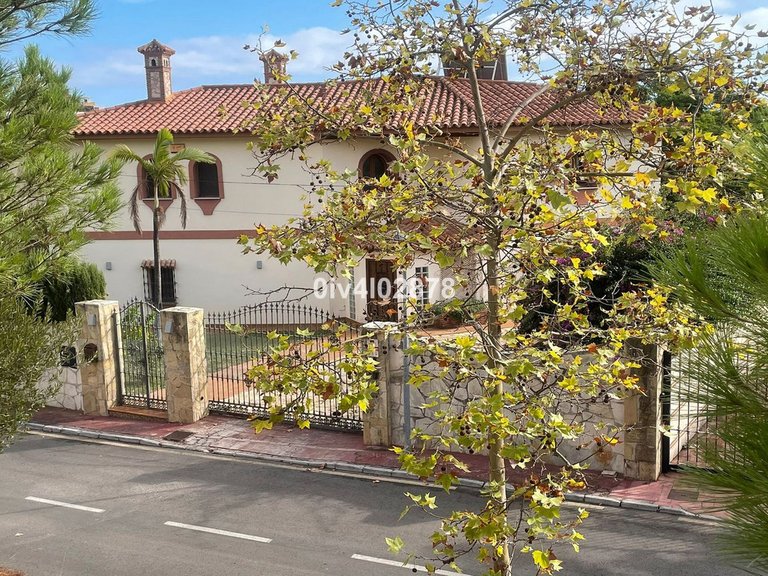 Villa for Sale in Benalmadena Costa, Malaga 4