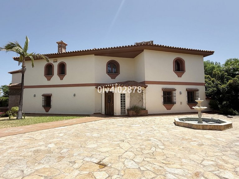 Villa for Sale in Benalmadena Costa, Malaga 63