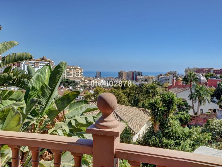 Villa for Sale in Benalmadena Costa, Malaga 9