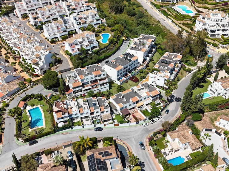 Villa for Sale in Nueva Andalucía, Malaga 1