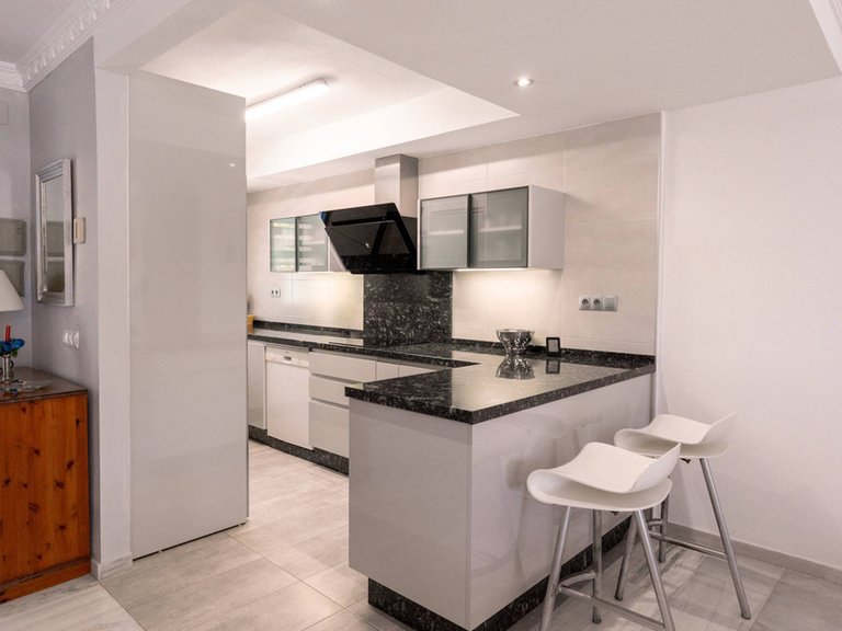 Villa for Sale in Nueva Andalucía, Malaga 25