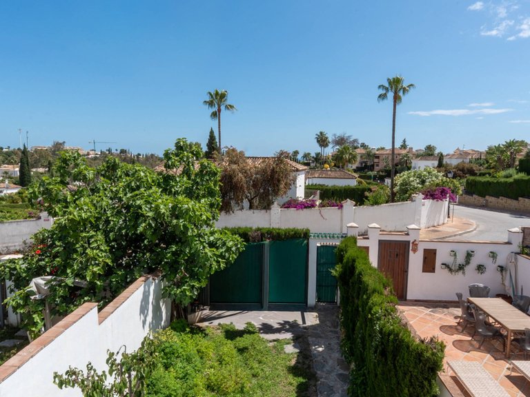 Villa for Sale in Nueva Andalucía, Malaga 30