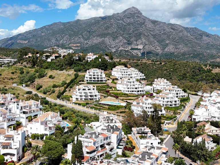Villa for Sale in Nueva Andalucía, Malaga 34