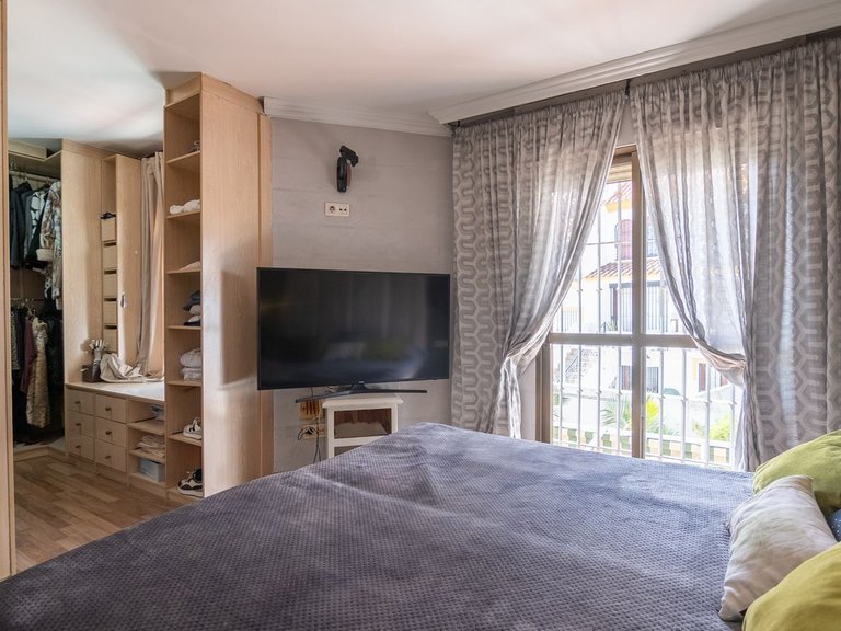Villa for Sale in Estepona, Malaga 26