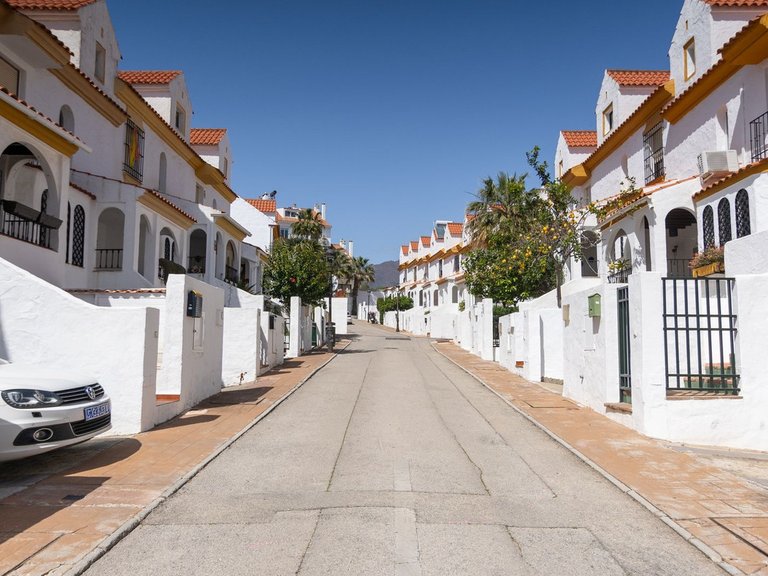 Villa for Sale in Estepona, Malaga 33