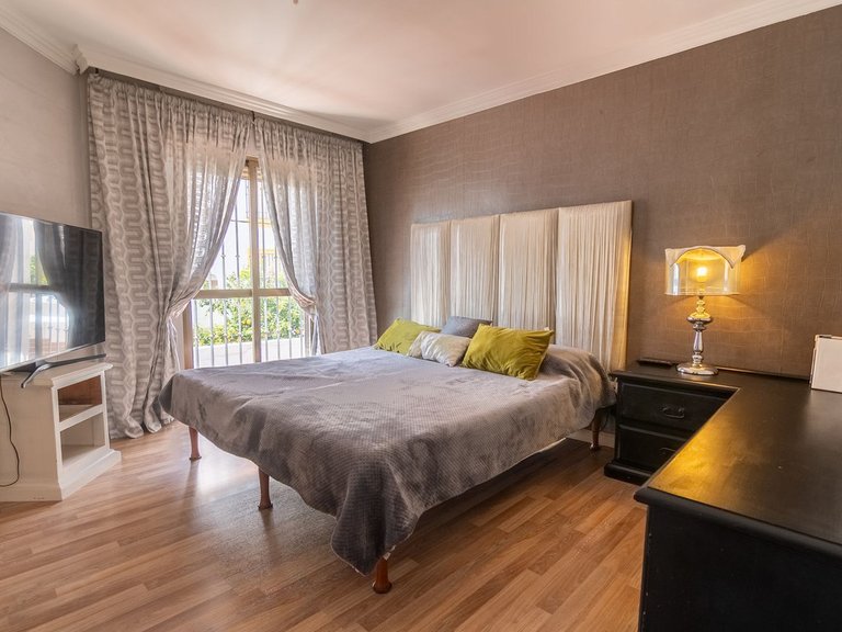 Villa for Sale in Estepona, Malaga 9