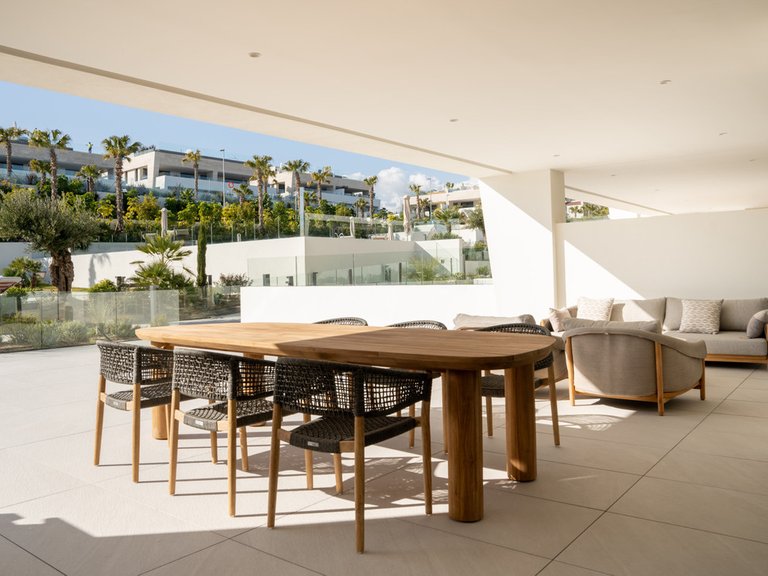 Apartment for Sale in The Golden Mile, Malaga 1