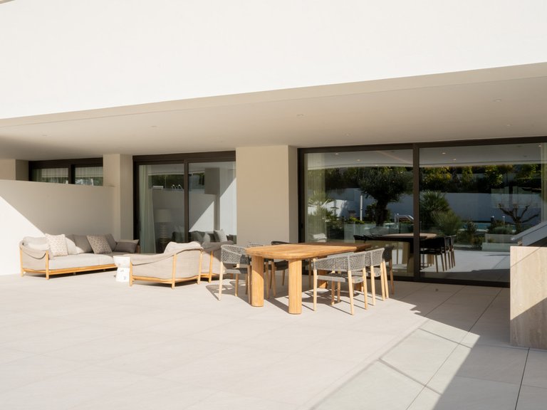 Apartment for Sale in The Golden Mile, Malaga 2