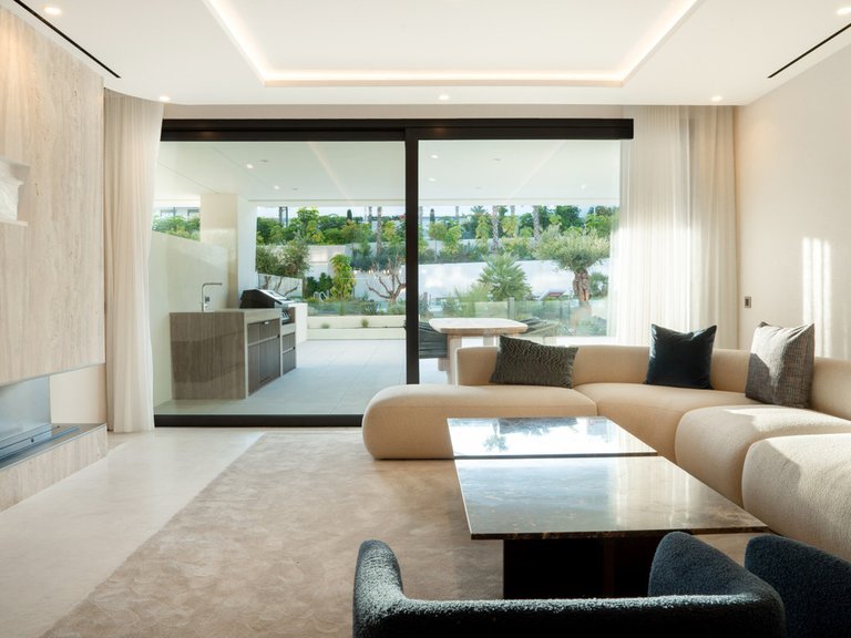 Apartment for Sale in The Golden Mile, Malaga 4