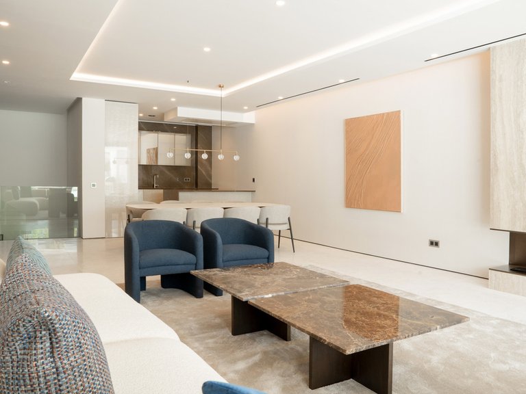 Apartment for Sale in The Golden Mile, Malaga 6