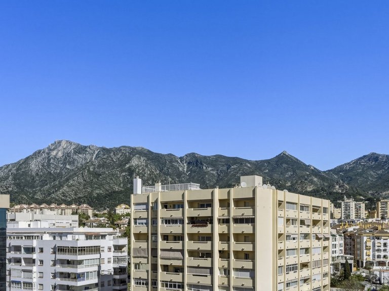Penthouse for Sale in Marbella, Malaga 25