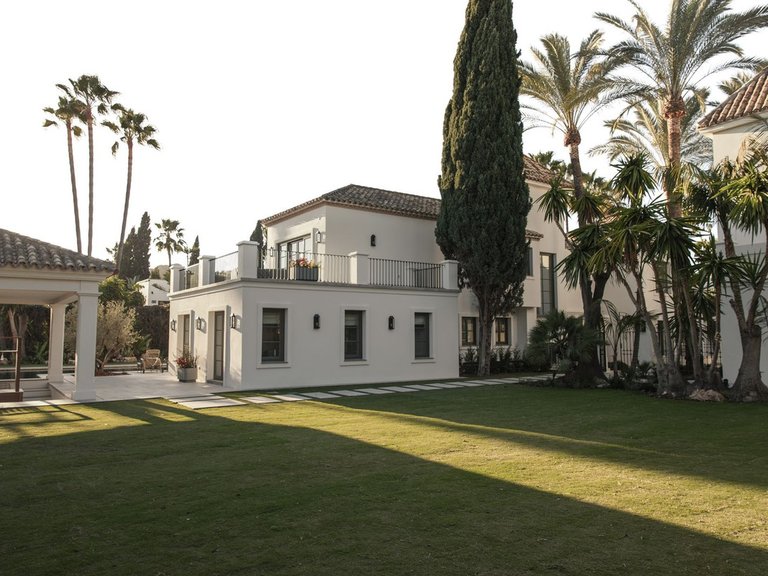 Villa for Sale in Nueva Andalucía, Malaga 20