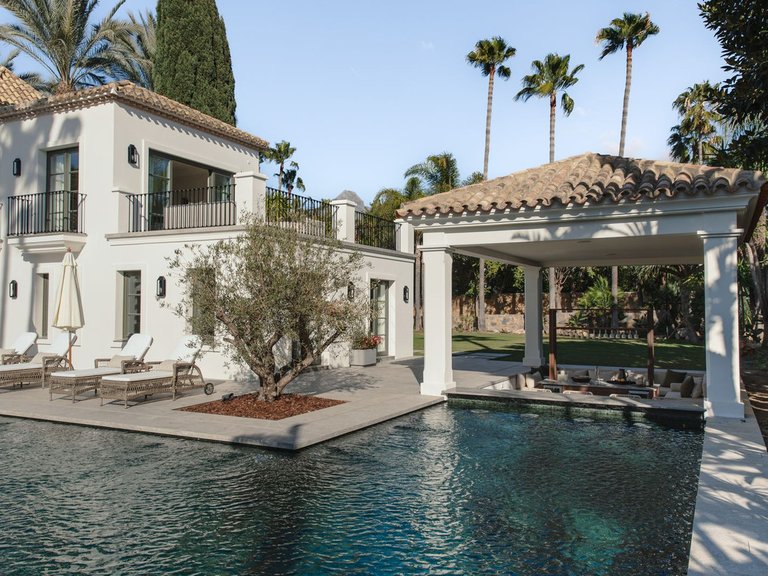 Villa for Sale in Nueva Andalucía, Malaga 3