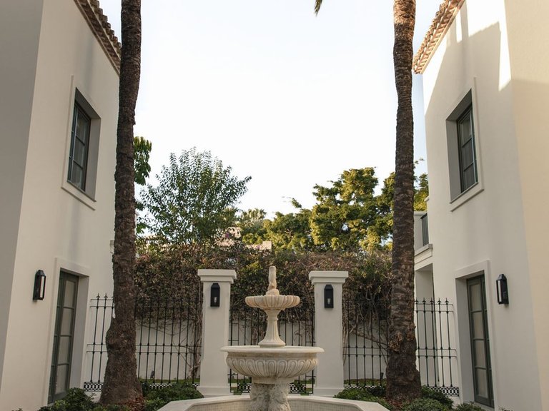Villa for Sale in Nueva Andalucía, Malaga 8