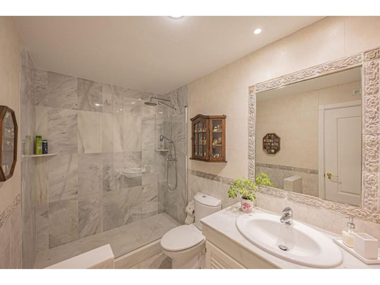 Apartment for Sale in Hacienda Del Sol, Malaga 29