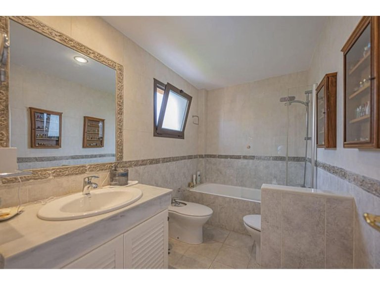 Apartment for Sale in Hacienda Del Sol, Malaga 32