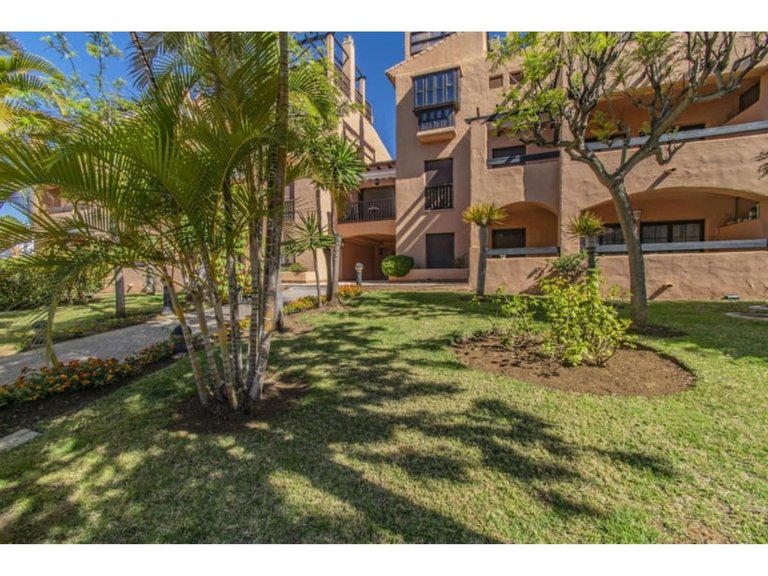 Apartment for Sale in Hacienda Del Sol, Malaga 40