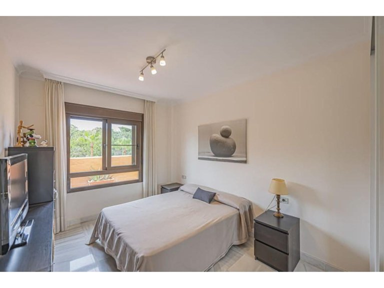 Apartment for Sale in Hacienda Del Sol, Malaga 9