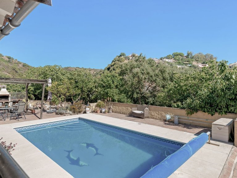 Villa for Sale in Estepona, Malaga 11