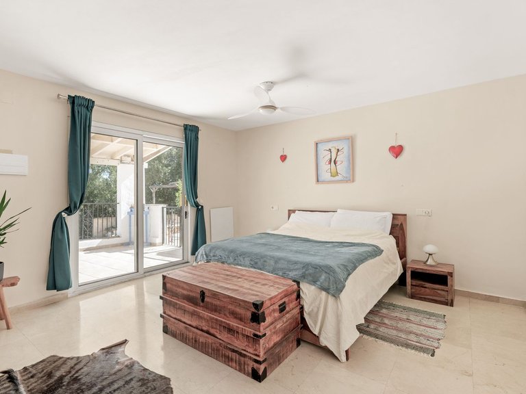 Villa for Sale in Estepona, Malaga 17