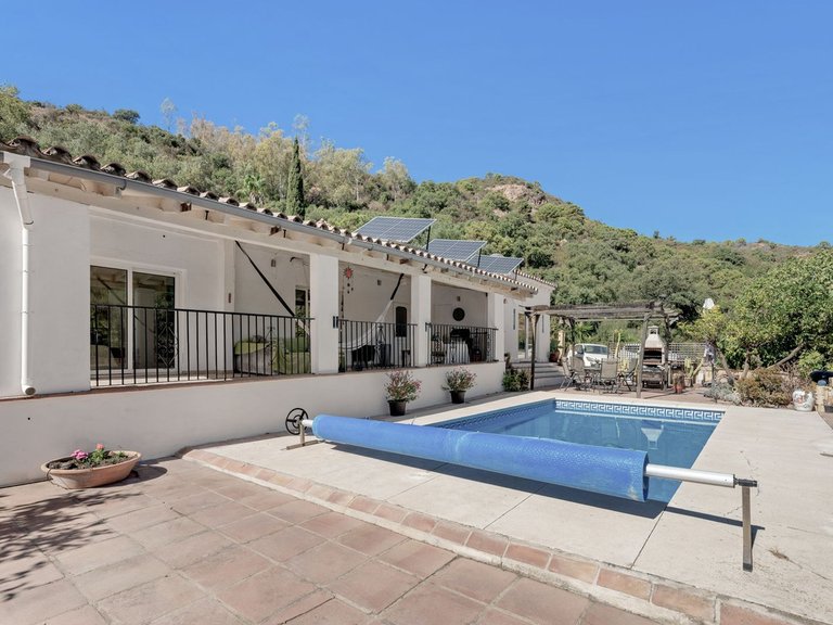 Villa for Sale in Estepona, Malaga 20