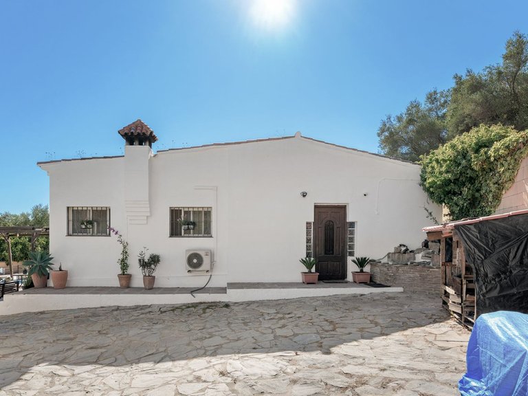 Villa for Sale in Estepona, Malaga 23