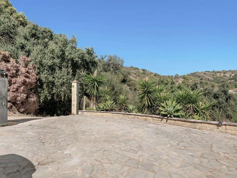 Villa for Sale in Estepona, Malaga 24