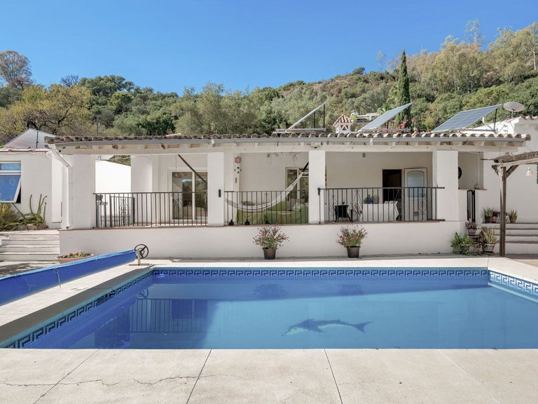 Villa for Sale in Estepona, Malaga 3