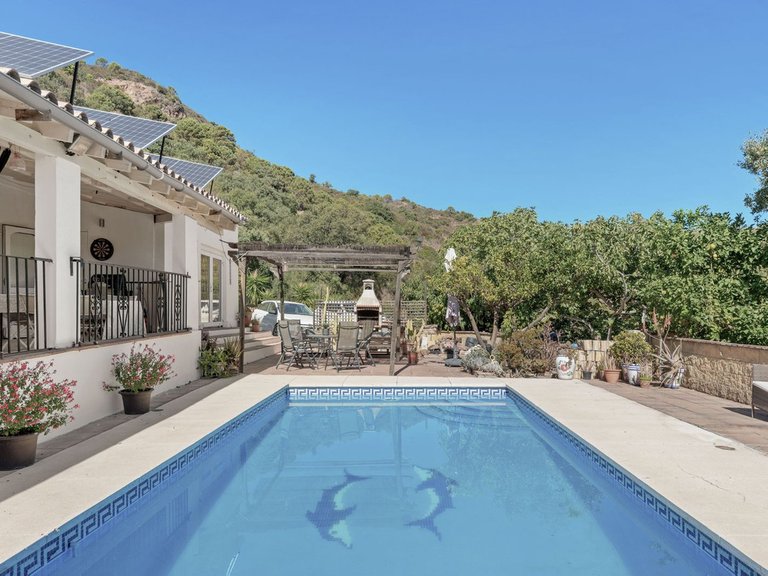 Villa for Sale in Estepona, Malaga 4