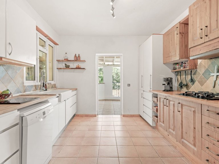 Villa for Sale in Estepona, Malaga 7